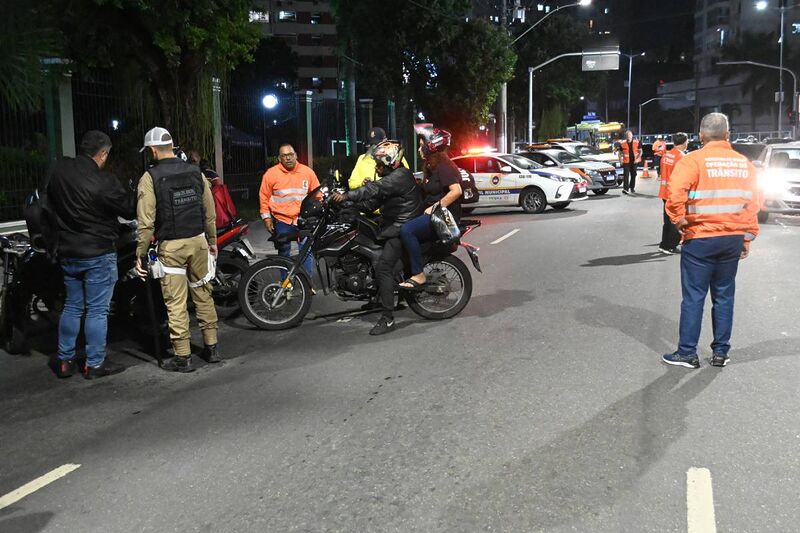 Prefeitura de Niterói faz blitz contra motos barulhentas em Icaraí – Prefeitura Municipal de Niterói