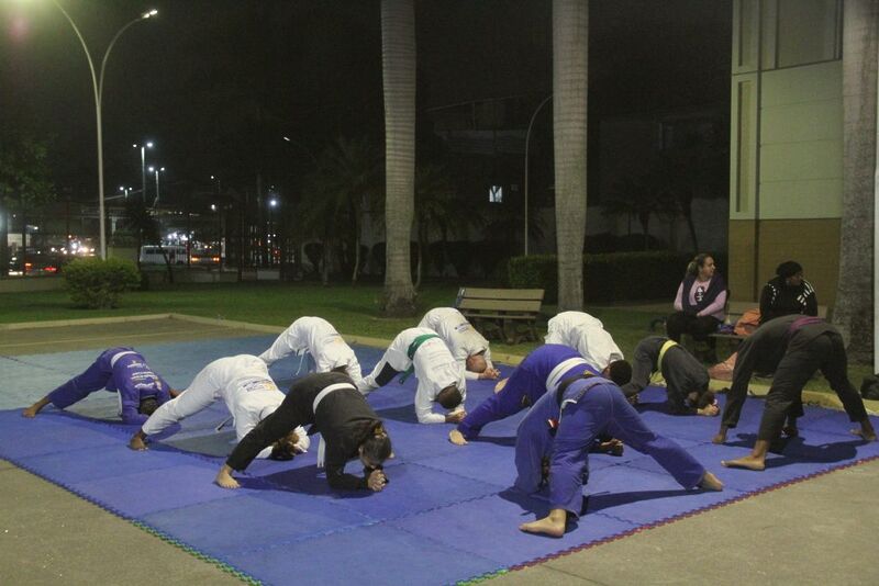 Aulas gratuitas de Jiu-jítsu em sete bairros de São Gonçalo