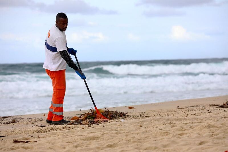 Comlurb bate recorde: mais de 180 mil inscritos em quatro dias no processo seletivo para garis temporários – Prefeitura da Cidade do Rio de Janeiro