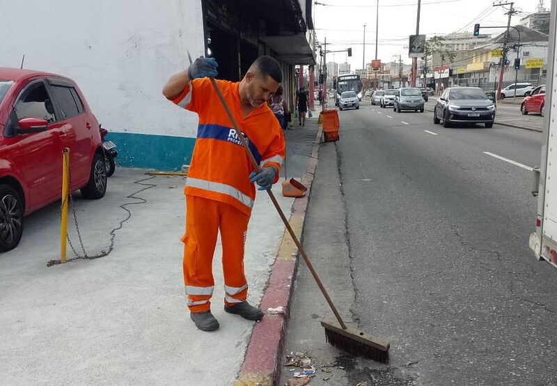 Comlurb promove operação integrada de serviços em bairros da Zona Norte com 140 garis – Prefeitura da Cidade do Rio de Janeiro