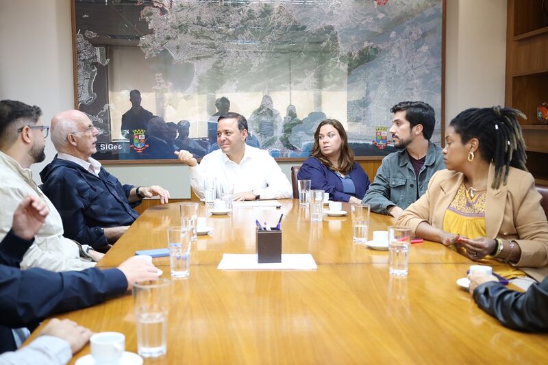 Prefeito Rodrigo Neves recebe Padre Júlio Lancellotti e apresenta programa Recomeço, voltado à população em situação de rua