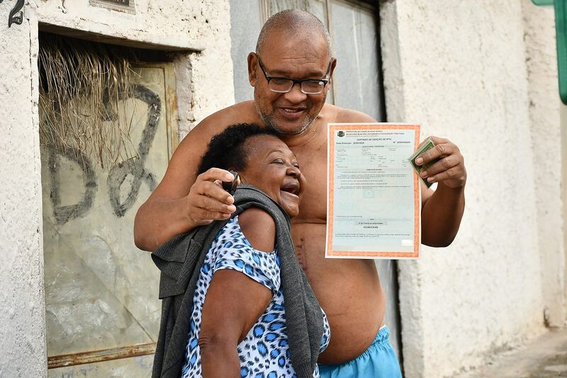 Prefeitura de Nova Iguaçu faz entrega domiciliar de certidões de isenção de IPTU