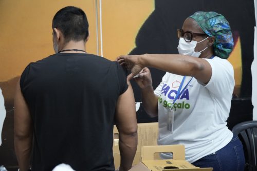 São Gonçalo reforça a importância da vacinação de adultos e crianças