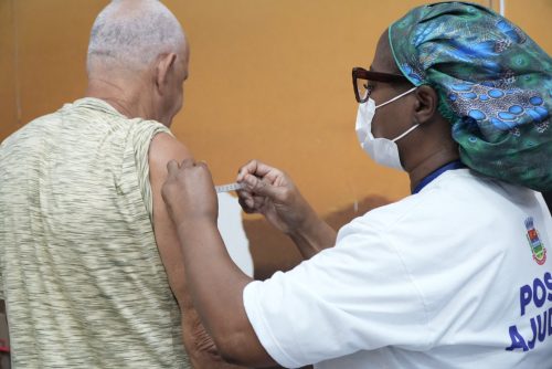 Vacinação itinerante contra gripe e sarampo chega ao Shopping São Gonçalo