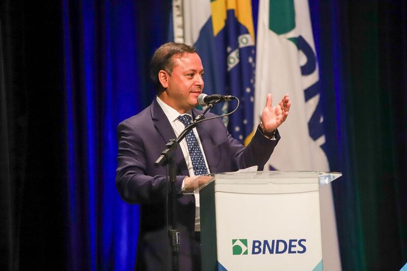 Prefeito Rodrigo Neves participa de encontro com autoridades federais e estaduais no BNDES – Prefeitura Municipal de Niterói