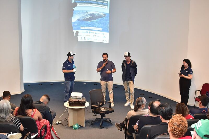 Cadeia de Turismo recebe capacitação sobre observação de baleias e golfinhos – Prefeitura Municipal de Niterói