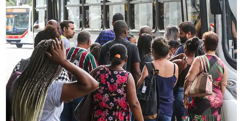 Desemprego recua para 6,2% em maio, o menor para o período desde 2012