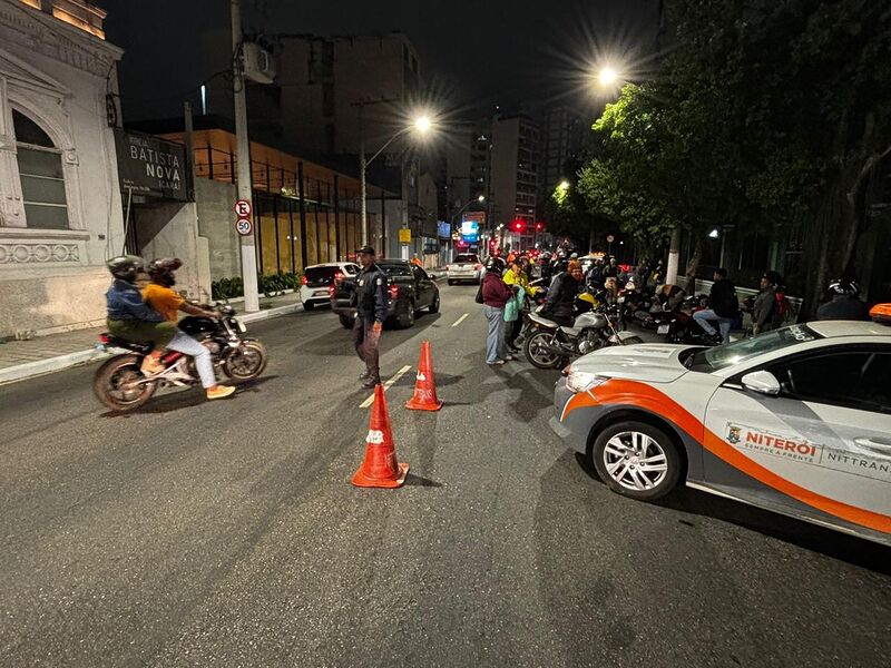 Prefeitura multa 16 motos em ação contra veículos barulhentos em Icaraí – Prefeitura Municipal de Niterói