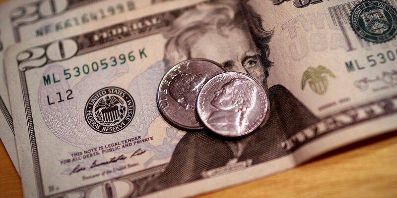 Dólar cai para R$ 5,52 com possível acordo entre EUA e União Europeia
