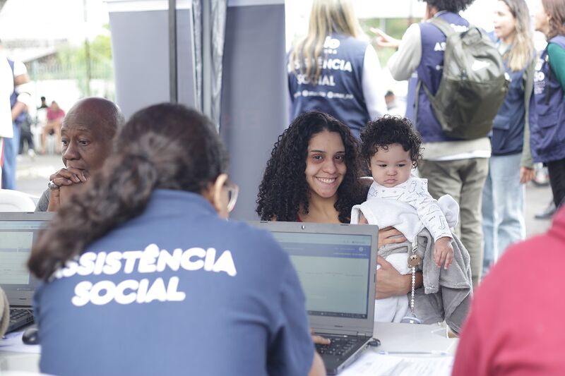 CadMóvel Carioca vai à Cidade de Deus e ultrapassa a marca de dois mil atendimentos – Prefeitura da Cidade do Rio de Janeiro