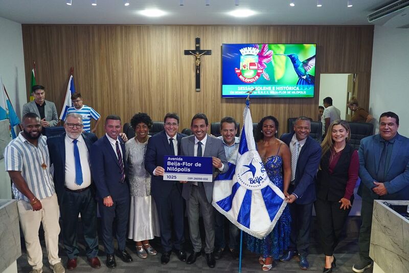 Câmara Municipal de Nilópolis propõe e prefeito Abraãozinho sanciona alteração na Lei Orgânica que inclui o pássaro beija-flor entre os símbolos oficiais da cidade