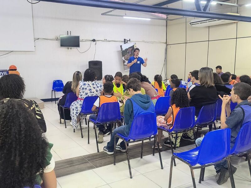 Defesa Civil oferece seminário para crianças e adolescentes no Barro Vermelho