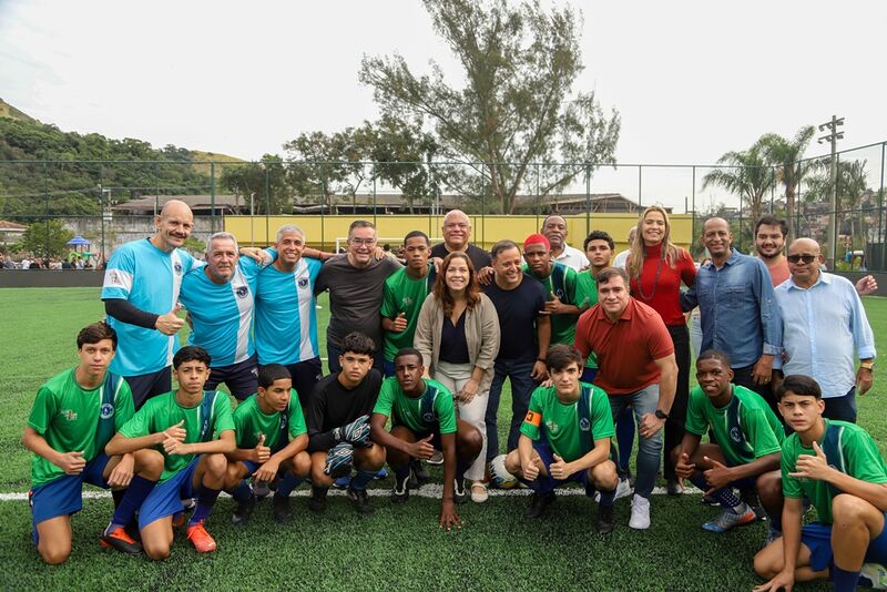Prefeito de Niterói entrega obras do Campo do Salinas, em Jurujuba – Prefeitura Municipal de Niterói
