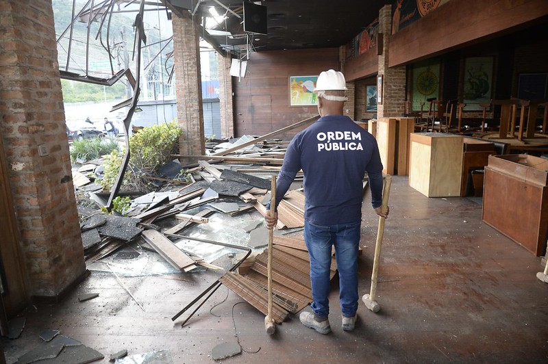 Prefeitura demole parte de restaurante irregular em área nobre na Barra da Tijuca – Prefeitura da Cidade do Rio de Janeiro