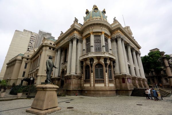 Prefeitura divulga esquema operacional para o velório de Preta Gil no Theatro Municipal – Prefeitura da Cidade do Rio de Janeiro