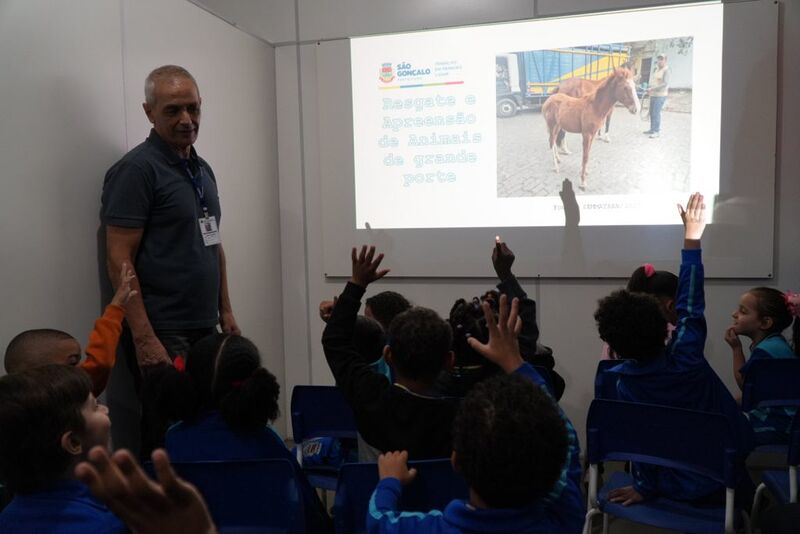 Projeto leva conscientização sobre cuidados com animais para alunos da rede municipal de São Gonçalo