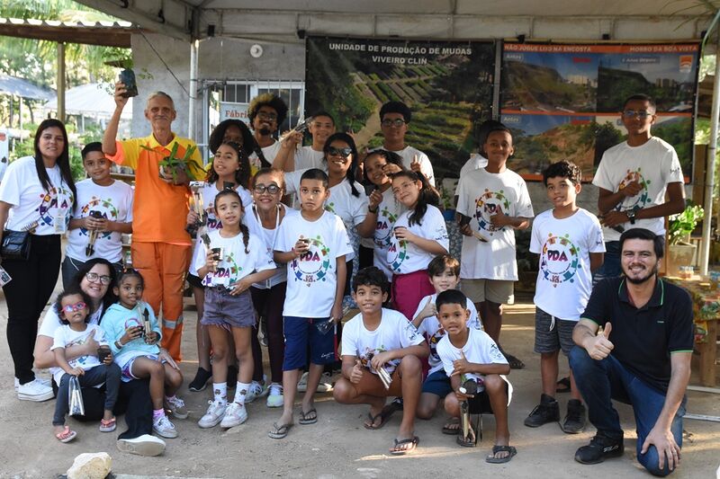 Crianças e jovens de projeto social visitam viveiro da Clin – Prefeitura Municipal de Niterói