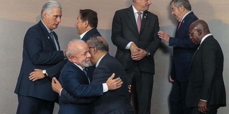 Brics: Lula defende espaço fiscal para erradicar doenças no Sul Global