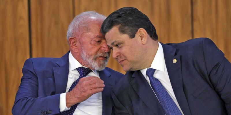 A bola está com o Congresso, diz Lula sobre pacote contra tarifaço