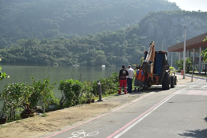 Prefeitura de Niterói remove deck irregular na Lagoa de Piratininga – Prefeitura Municipal de Niterói