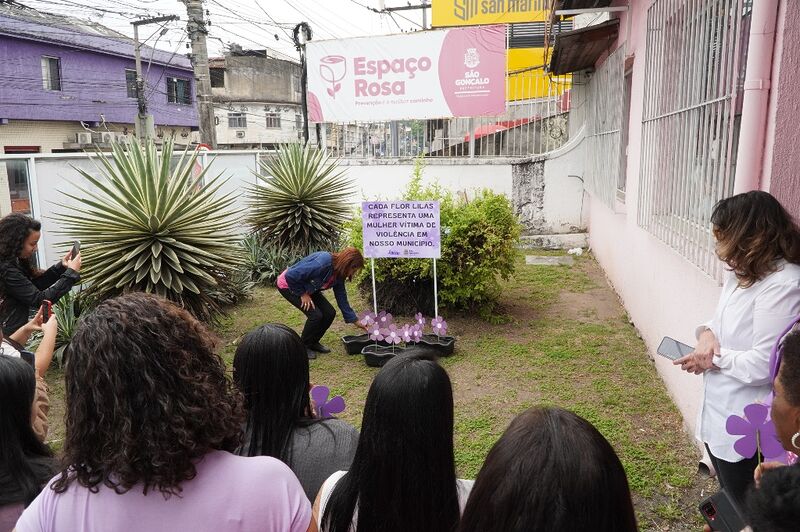 Espaço Rosa recebe ação da Campanha Agosto Lilás