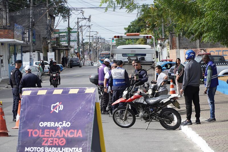 Fiscalização combate poluição sonora causada por motos barulhentas em São Gonçalo