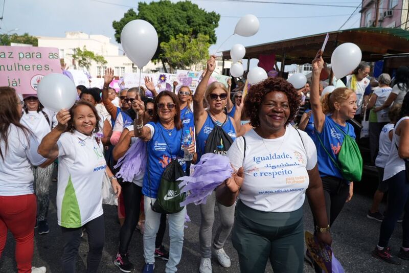 Milhares de gonçalenses se reúnem em caminhada pelo fim da violência contra a mulher