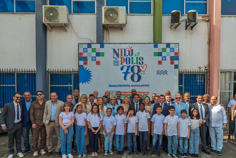 Nilópolis celebra 78 anos com salva de tiros, hasteamento da bandeira e missa