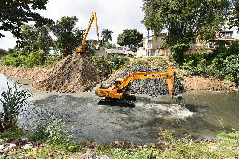 Nova Iguaçu intensifica limpeza de rios e valões para prevenir transbordamentos