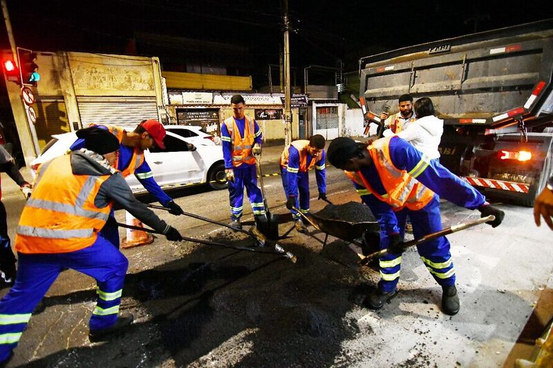 Prefeitura de Nova Iguaçu inicia operação tapa-buraco em vias de grande circulação