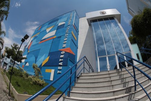 Teatro Municipal de São Gonçalo recebe espetáculo que celebra a fé, o amor e os recomeços