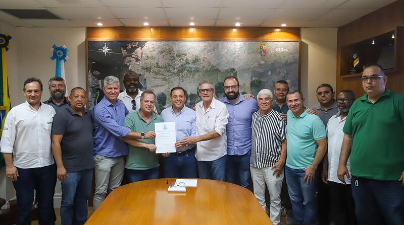 Prefeito Rodrigo Neves sanciona Lei do Taxista – Prefeitura Municipal de Niterói