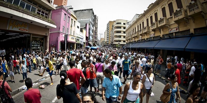 São Paulo: operação contra comércio ilegal no Brás termina em tumulto