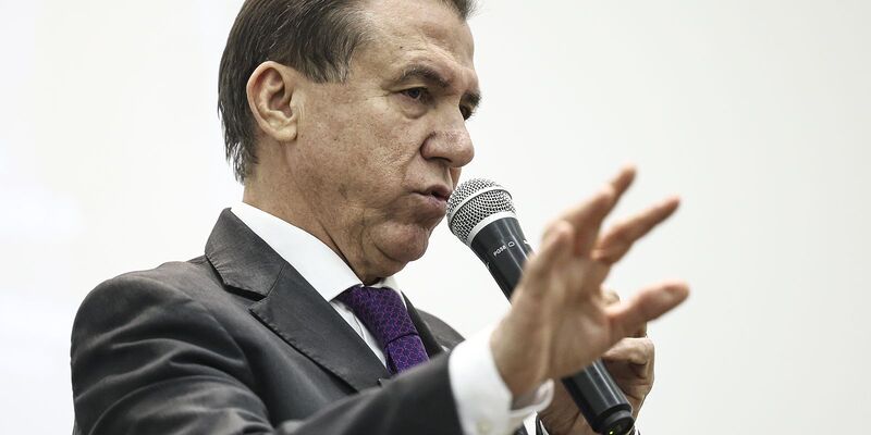 Ministro do Trabalho diz que país não deve se desesperar por tarifaço