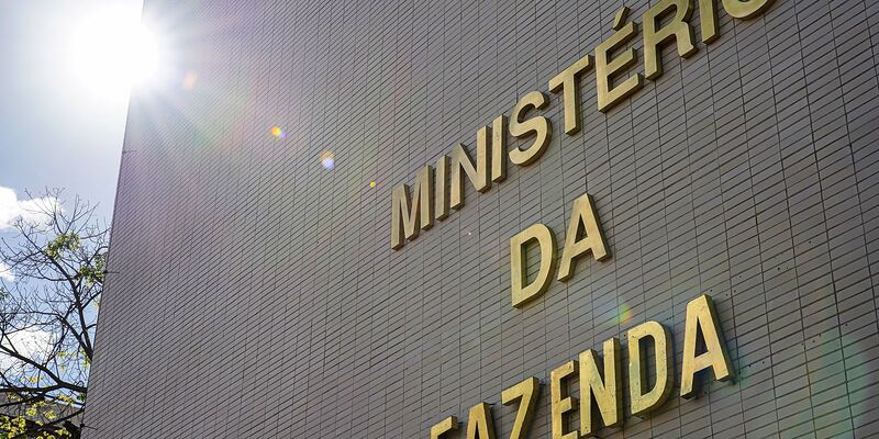 Despesas federais poderão crescer até R$ 168 bi em 2026