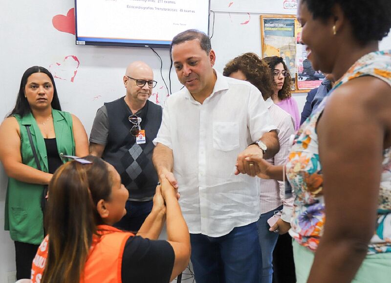Prefeito Rodrigo Neves visita a Policlínica Regional do Largo da Batalha – Prefeitura Municipal de Niterói