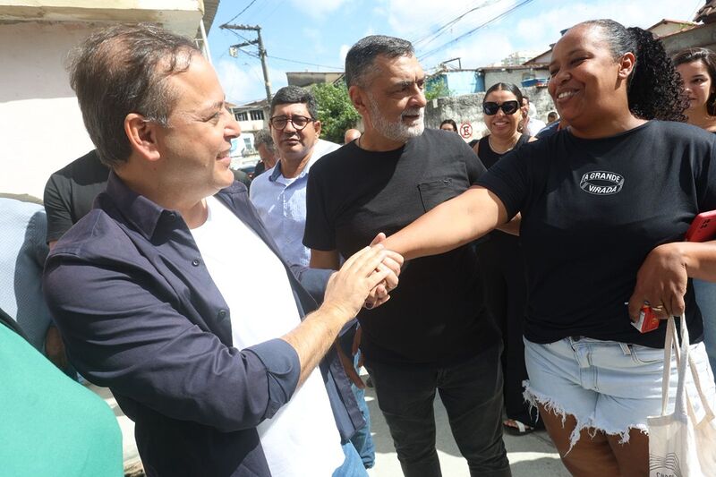 Rodrigo Neves visita obras de urbanização em comunidades durante o Prefeitura Móvel – Prefeitura Municipal de Niterói