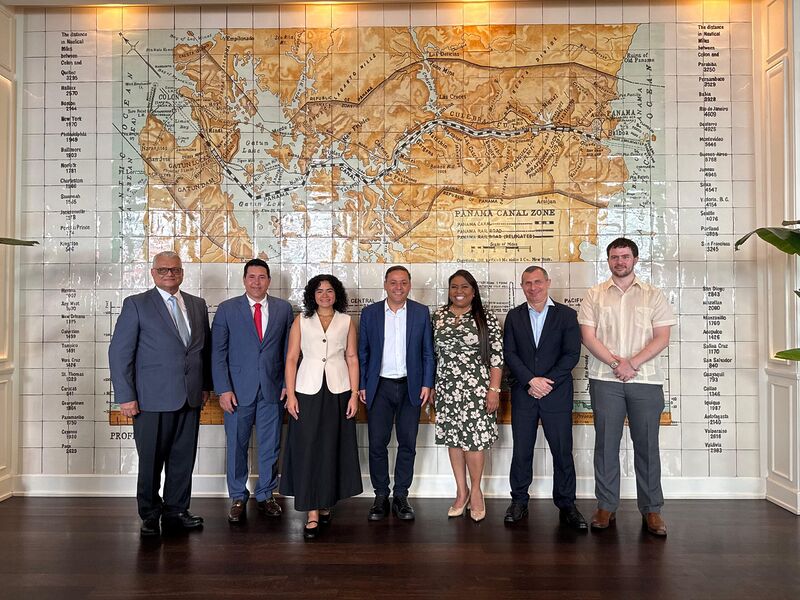 Rodrigo Neves se reúne com Associação de Prefeitos do Panamá – Prefeitura Municipal de Niterói