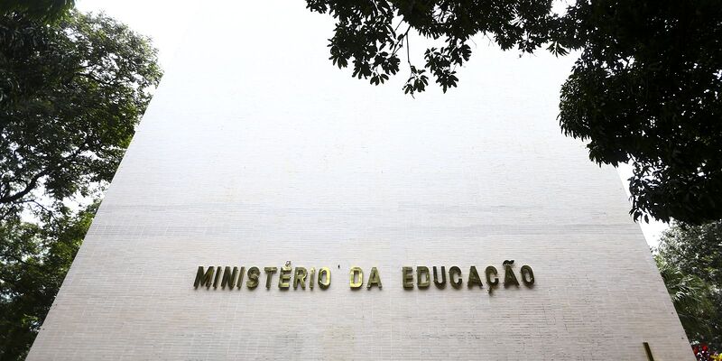 Sai lista de cursos superiores semipresenciais autorizados pelo MEC