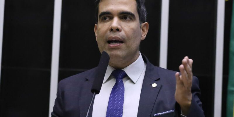 Deputado alvo da PF diz que destinou recursos para cesta básica