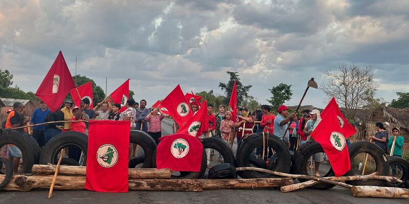 Tocantins: MST bloqueia rodovia para cobrar desapropriação de área