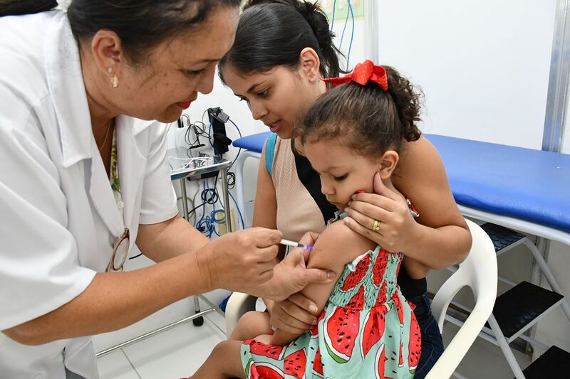 Niterói atualiza cadernetas de vacinação de crianças e adolescentes – Prefeitura Municipal de Niterói