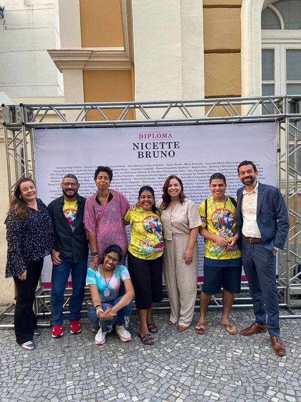 Bloco Loucos Pela Vida recebe Diploma Nicette Bruno de Cultura em solenidade no Teatro Municipal de Niterói – Prefeitura Municipal de Niterói