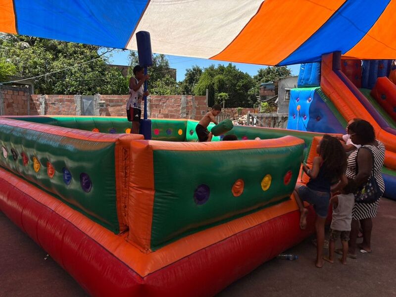 Caravana de Arte e Lazer leva alegria para a criançada do bairro Luiz Caçador