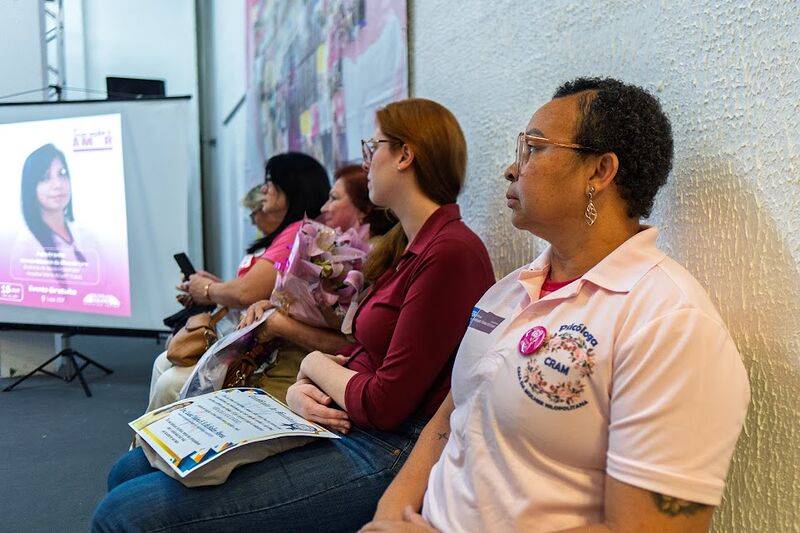 Casa da Mulher Nilopolitana participa de palestras sobre o Outubro Rosa no Nilópolis Square Shopping