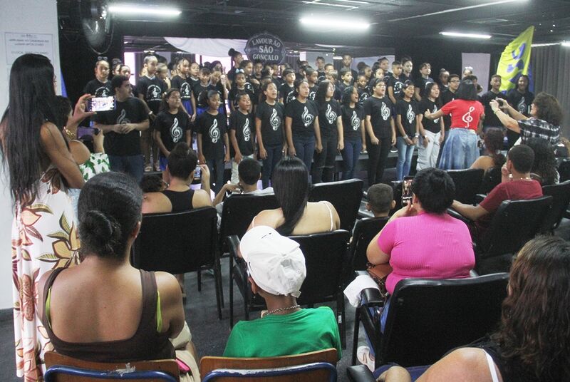 Coral Municipal Infantil se apresenta no Lavourão