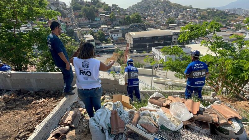 Prefeitura demole construções irregulares no Complexo do Alemão – Prefeitura da Cidade do Rio de Janeiro