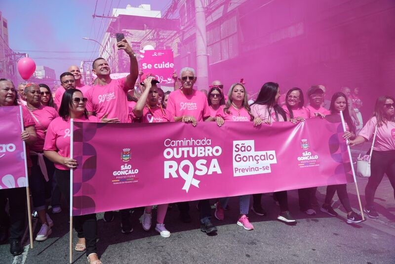 São Gonçalo promove caminhada do Outubro Rosa e reforça importância da prevenção ao câncer de mama e colo do útero