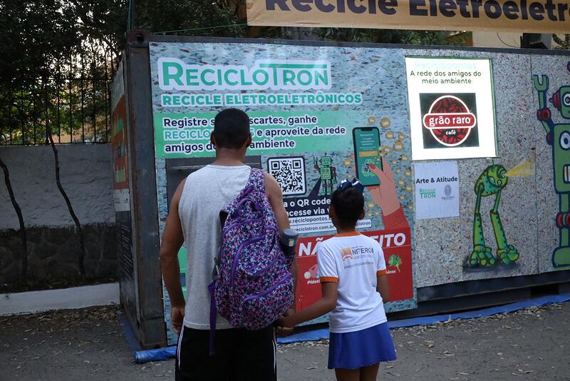 Prefeitura de Niterói lança campanha RECICLOPONTOS no Campo de São Bento com recompensas para reciclagem de eletrônicos
