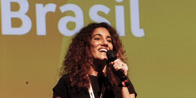 EBC: Antonia Pellegrino recebe Prêmio Amigos do Cinema Infantil